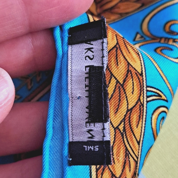 SAKS FIFTH AVENUE Scarf - Picture 6 of 6